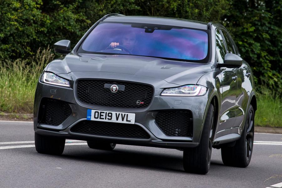  Jaguar F-Pace SVR 2019 года  (UK) (фото 5 из 17)